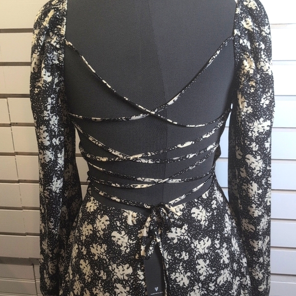 Lulus Found Your Bliss Floral Lace Up Back Fairy Midi Dress Size M NWT - Picture 7 of 11